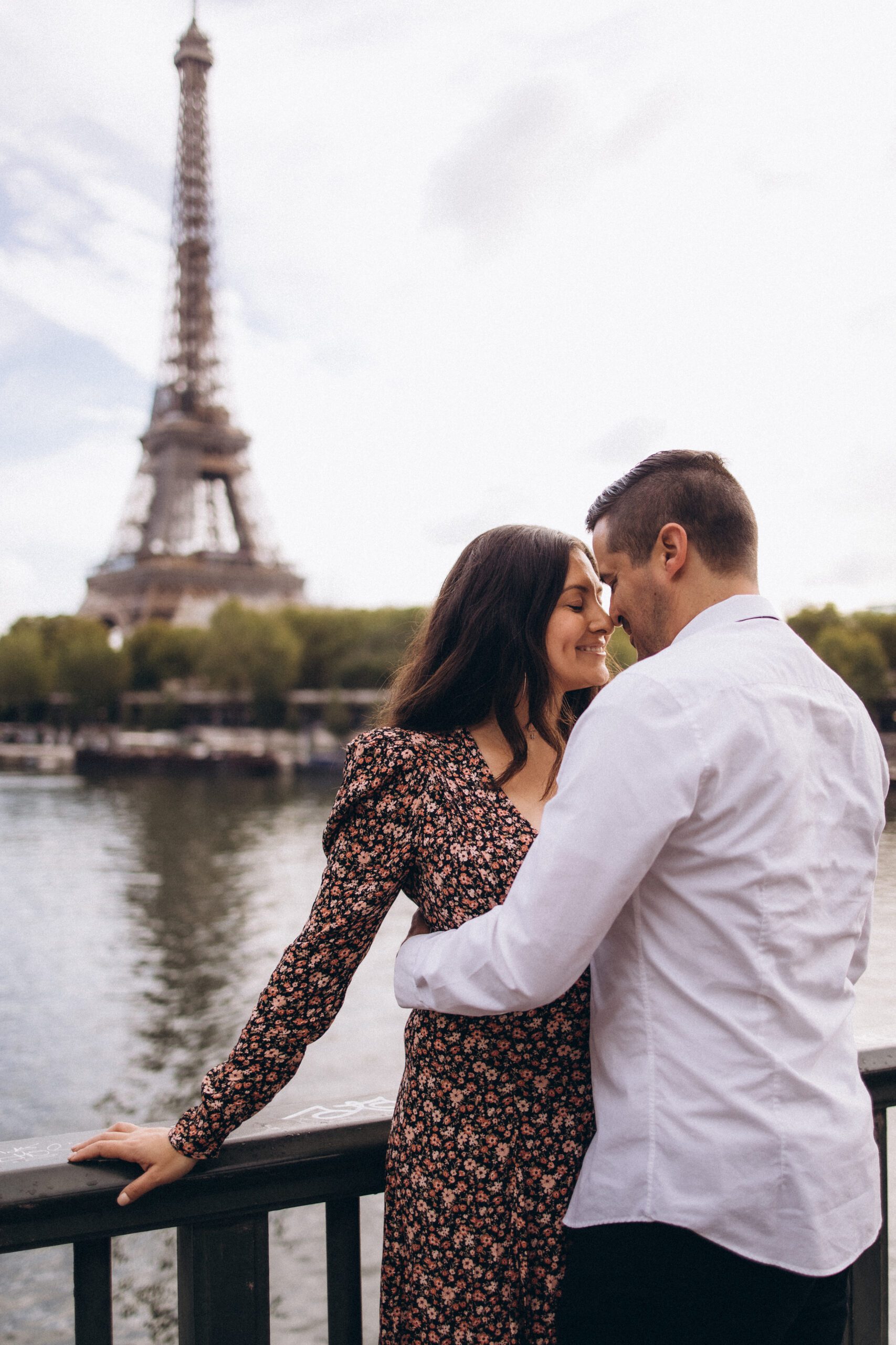 Romantic Paris Couple Photoshoot