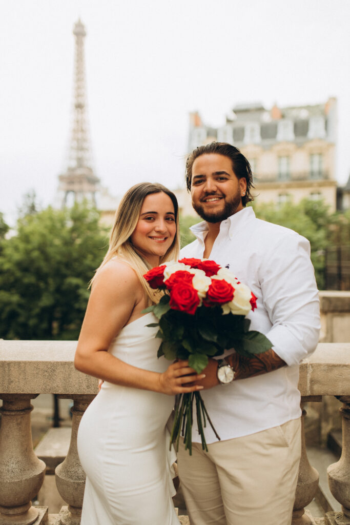 bridal photoshoot in front of eiffel tower