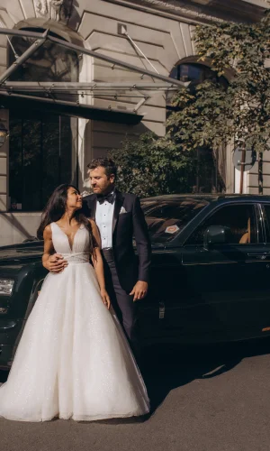 Paris Wedding Photoshoot at the Luxury Car
