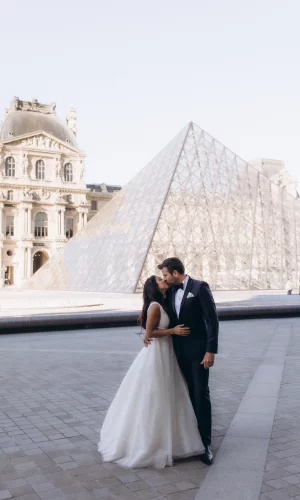 Wedding Photoshoot at the Louvre
